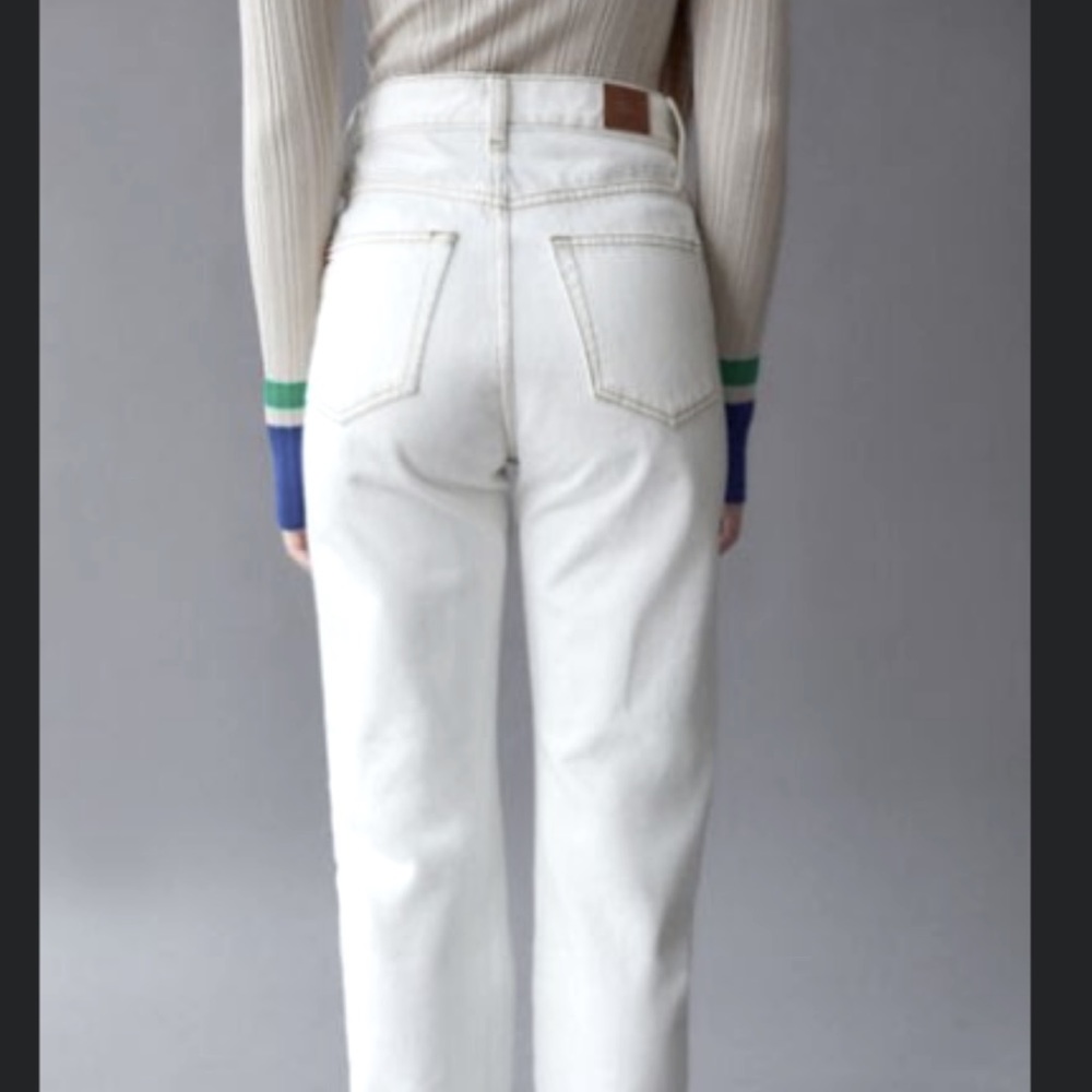 Beautiful White Distressed BDG JEANS
